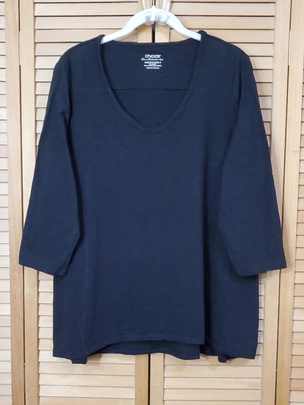 Chico's The Ultimate Tee Black V-Neck Slub Knit Top Size 2 (L)